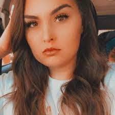 Louise Speights's Instagram, Twitter & Facebook