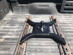 To tow a gooseneck trailer, simply flip up the folding ball. Could Curt Spyder Gooseneck Adapter 16085 Fit In Rails Pullrite Superglide Fit Etrailer Com