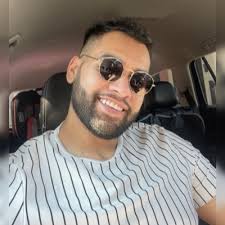 Niki Jones نيكي (@NikiEyes)