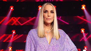 A música toca e os acordes são conhecidos. Ivete Sangalo Surpreende E Aparece Loirissima No The Voice Istoe Independente