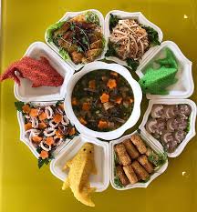 Sáng sớm, bà trang đã gọi cô cháu gái trở dậy xóc âu gạo nếp cái hoa vàng đã ngâm từ tối hôm trước cho. Há»™i Chá»‹ Em Khoe Mam Cá»— Cung Ong Cong Ong Tao Ngoi Sao