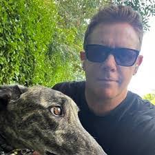 Anna Earley's Instagram, Twitter & Facebook