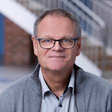 I had the best job, but yesterday I chose to quit because I want to be a  YouTuber ▶️😮 Outstanding colleagues, a great opportunity to use my skills  and abilities, and excellent