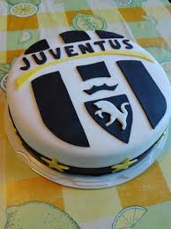 Keep it locked to fanatics for 2019 juventus jerseys in the popular styles that players will wear on the pitch next season! 16 Juventus Cake Ideas Juventus Cake Soccer Cake