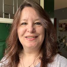 How can I keep this itty bitty variagated string pearl alive ? Thanks!