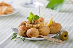 Dieses Rezept Aus Der Vegetarischen Kuche Ist In Spanien Zuhause Gebackene Oliven Werden Als Kleiner Imbiss Kurz Tapa Lebensmittel Essen Rezepte Rezeptideen