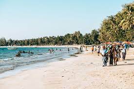It lies along the indian and eurasian plates, to the southeast of the himalayas. Ngapali Beach Ein Traum Von Einem Strand In Myanmar Sommertage