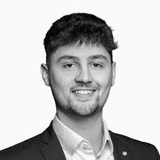 Daniel Maue's Instagram, Twitter & Facebook