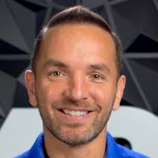 Curtis Ray (@curtisray)