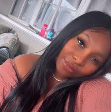 What are some beginner-friendly tips and curriculum suggestions for  homeschooling a kindergarten student?