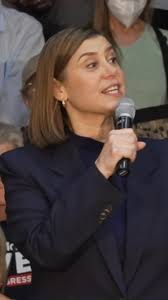 Remember... the ten-day Southeast Michigan Shop Crawl begins November 1.  Sixteen great shops! FREE bingo card...great prizes, etc. Download and  print the bingo card at websites or SE Facebook page. Or pick