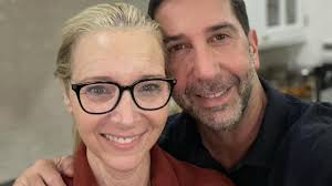 When Phoebe met Ross! Lisa Kudrow, David Schwimmer watch 'Friends' reunion,  former shares sweet selfie