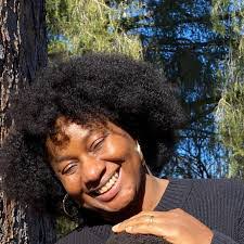 Tara Whitfield's Instagram, Twitter & Facebook