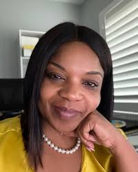 🎙 The Legal Lens Podcast with leading workplace investigator and  employment law expert Daphne Bishop is a must-listen for anyone following  the buzz around Blake Lively and Justin Baldoni. In this episode,