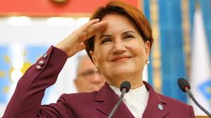 Meral akşener 1980 tarihinde evlenmiştir.1 tane oğlu bulunmaktadır. Meral Aksener 10 30 Da Konusacak