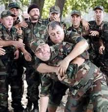 Ardından lise defterinde baş rollerden birini oynadı. Reyting Rekortmeni Emret Komutanim Ekranlara Geri Donuyor