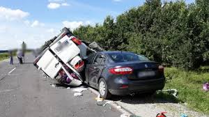 Din datele obținute de către echipa consulară mobilă rezultă că accidentul a avut loc pe drumul național 4 din ungaria, la aproximativ 60 km de budapesta, pe sensul de deplasare spre românia, anunța mae. Accident Ungaria Romania Tv