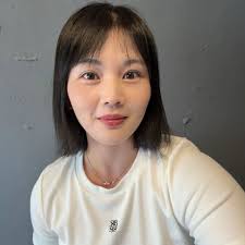 作為在台中生活過近12年的人我觀察到樂成宮的月老殿總是絡繹不絕我誠心建議樂成宮也有供奉財神跪那個更實際