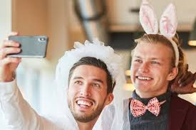 Wann feiert man den junggesellenabschied? Lasertag Junggesellenabschied Laserzone Eure Location