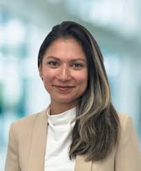 Andrea Paucar's Instagram, Twitter & Facebook