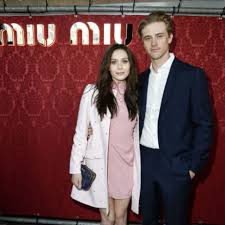 Courtesy of marvel studios elizabeth olsen in wandavision. Elizabeth Olsen Starportrat News Bilder Gala De