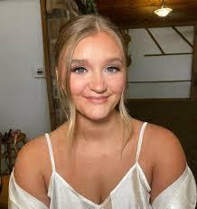 Amber Beadnell's Instagram, Twitter & Facebook