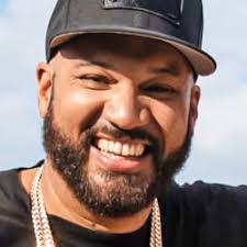 La Vida Más Fina Del Béisbol with Jeremy Peña