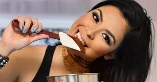 How Chef Elisa Lyew of Elisa's Love Bites Is Helping To Promote Healthy  Eating