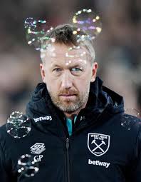 Aaron Wan-Bissaka has a toe injury which has required injections and a late  decision will be made