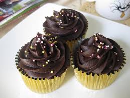 Decorate with a swirl of delicious buttercream frosting. Coklat Cupcake Sholikatiboga