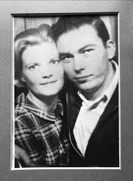Does anyone remember a Robert decker he was married to Alice  Baker....????After he passed she remarried to a Saltsgaver. Trying to find  a picture of him..thanks he passed in 1971