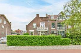 G/w/e spacious corner house with 4. Mietwohnungen Bloemendaal
