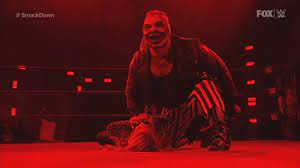 Wwe star alexa bliss was attacked by crazy bray wyatt fans as they blamed her for his release on twitter. Wwe Smackdown Bray Wyatt Greift Als The Fiend Alexa Bliss An