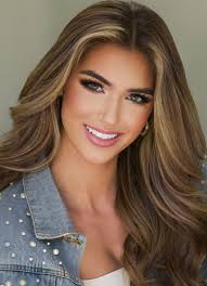 Miss Texas Teen Volunteer Lily Roberts 💛