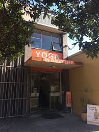 Visa läge, adress, omdömen och öppettider. Contacts