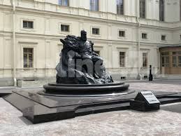 В церемонии открытия участвовал президент россии. Gogtgrlliukwkm