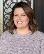 Amber Emrick's Instagram, Twitter & Facebook