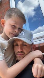 Hello. Can someone please help me? I just started playing Ultimate Team. I  would like to be able to access the transfer market but for that i need to  complete Venturing Out