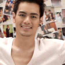 Beam Kawee biography