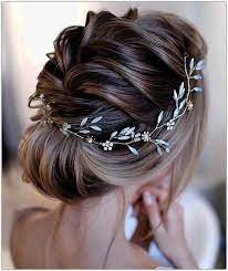 Hairstyle Demoiselle D Honneur 2019 Coiffure Demoiselle Honneur Cheveux Courts De Mariage Coiffure Demoiselle D Honneur Cheveux Bal