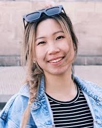 Meet SIAT alum Cassey Peng!🌟 ‌ At SIAT, Cassey had the opportunity to  explore a wide range of courses, including UI design, UX design, web  development, graphic design, and design thinking. ‌ “