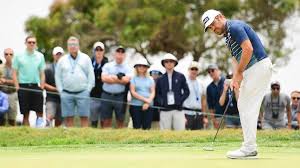 Lodewicus theodorus louis oosthuizen (afrikaans: Louis Oosthuizen I Ll Keep Knocking On The Major Door