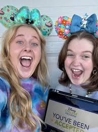 Hi everyone! My name is Hayden and this will be my first program! Looking  for roommates and friends so feel free to add me! 🏰 DCP SURVEY 🏰 ✨SOCIAL  MEDIA✨ • Instagram: