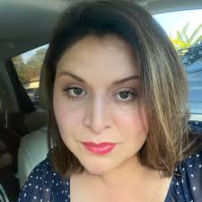 Can someone in Muncie recommend a professional house cleaner (inside)?