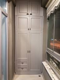 Gömme dolap renkleri ile de bir köşede kendini belli eden bu dolaplar, depo özelliği de göstererek fazla veya kullanılmayan bir eşya için birebir olup gömme dolap fiyatları için de birçok seçenek oluşturur. Gomme Dolap Modelleri