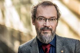 Leading Industrial Projects through the Graphene Flagship Initiative