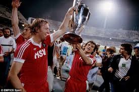 17 of those players called up are new faces, and with the exception of gideon jung (hamburger sv) and marius wolf (tsv 1860 münchen) all have made appearances for die mannschaft at younger age groups. Pin Auf Coupe Des Clubs Champions Europeens