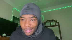 Interview w/ Straight Line Stitch Alexis Brown & Seth Thacker (2011)