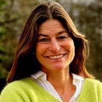 Lena Ledbetter's Instagram, Twitter & Facebook