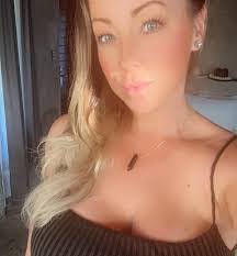 Janna Conrad's Instagram, Twitter & Facebook